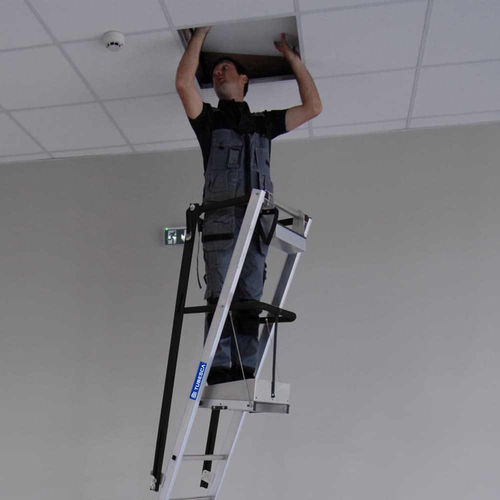 Utilisation pour le travail dans les faux plafonds