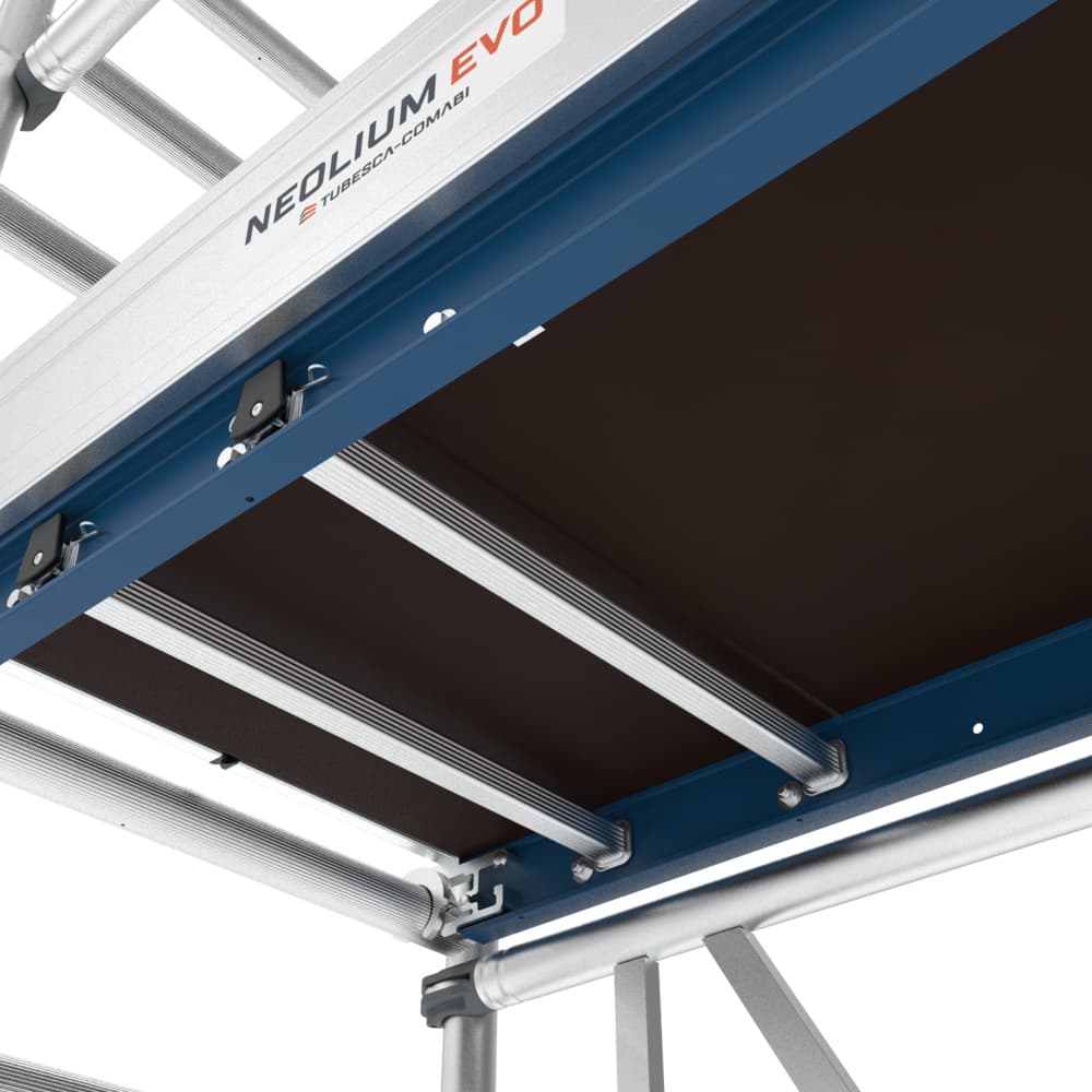 Plancher alu-bois à plinthes rapportées